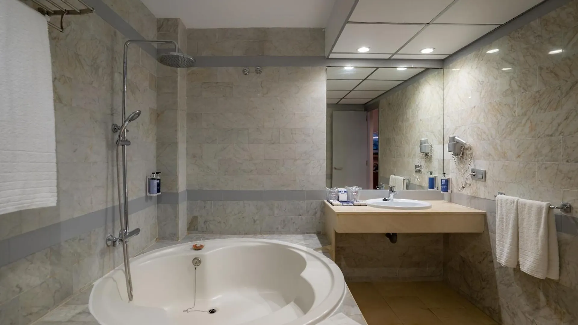 Ms Aguamarina Suites Torremolinos